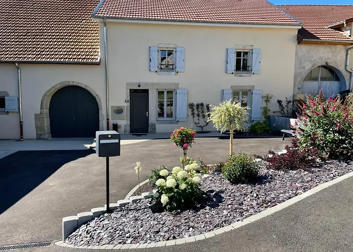 Chez La Rose Luxueuse Cottage Avec Jacuzzi Rouvres-la-Chetive photo