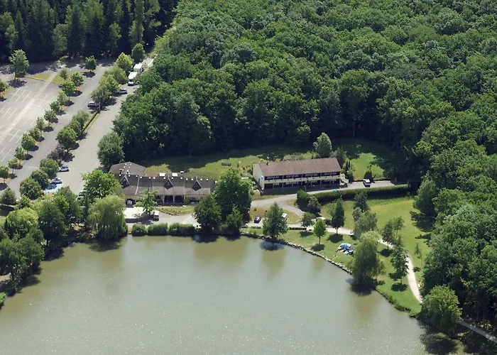 Hotel Restaurant Des Lacs Contrexeville photo
