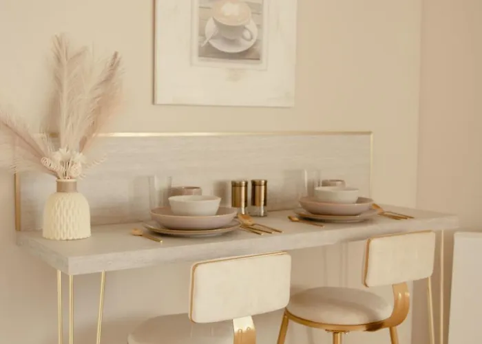 Studio Meuble Le Refuge Dore Avec Netflix Homecourt φωτογραφία