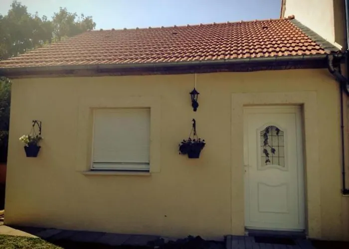 Charmant Gite A Etain, Tout Inclus, Proche Verdun Avec Terrasse Et Parking - Fr-1-585-3 Foto