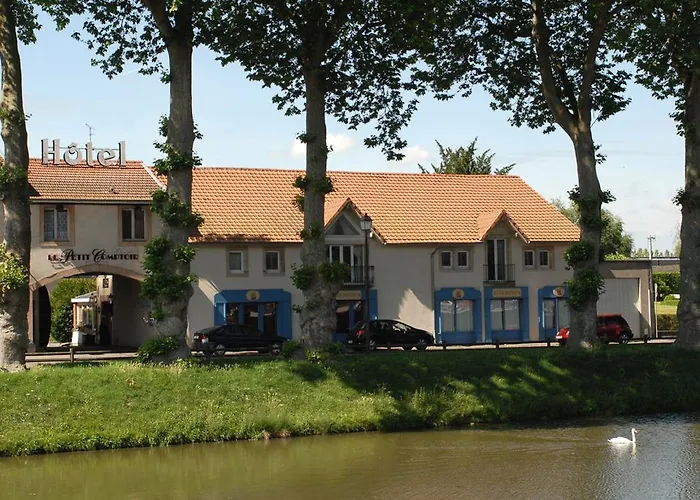 Logis Hotel Les Pages Lunéville foto