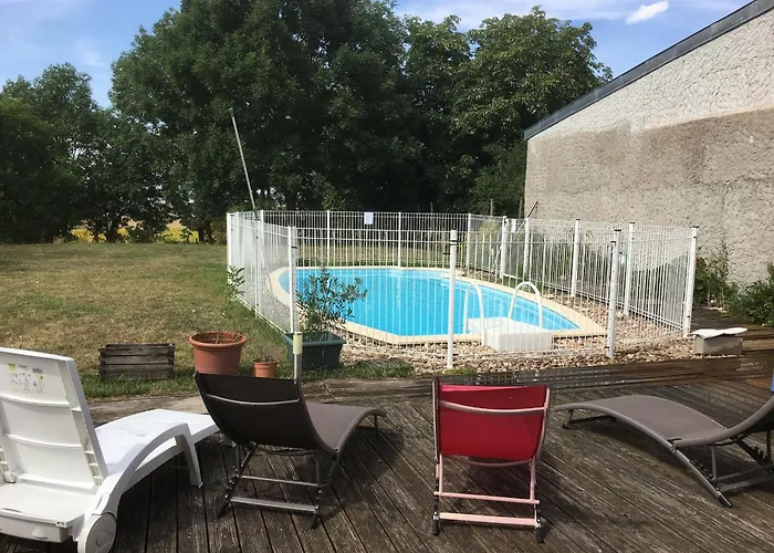 foto di Grand gîte avec piscine, cheminée et terrasse près de Lunéville, idéal pour familles et groupes - FR-1-584-84 Athienville