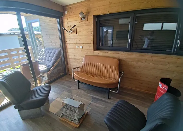 Mechanical Cottage, Old Cars And Bikes Charmes  fotorgafie