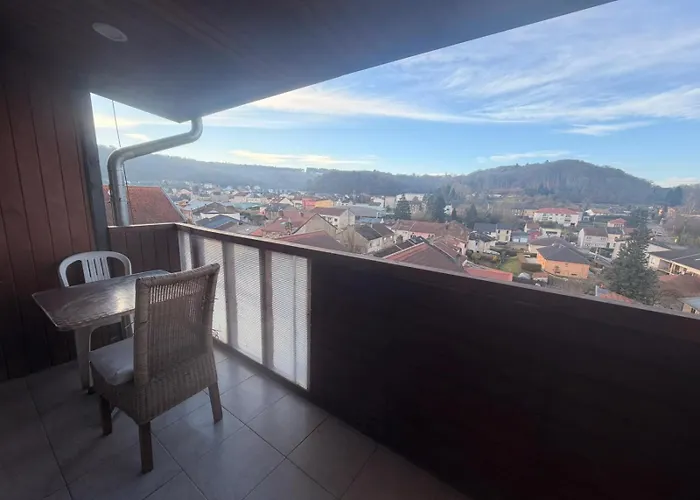 Chambre Avec Balcon Offrant Une Vue Magnifique Audun-le-Tiche foto