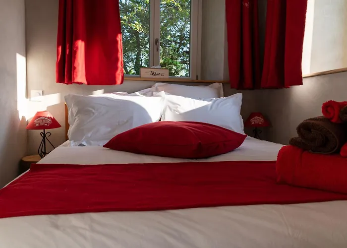 Chambre Jonquille Avec Entree Privee Et Animaux Admis Sapois  photo